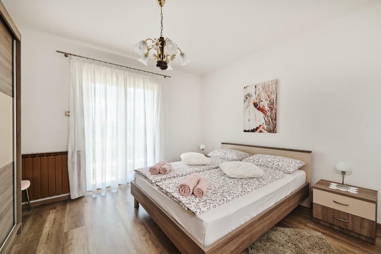 Apartment Ana Бъртонигла Екстериор снимка
