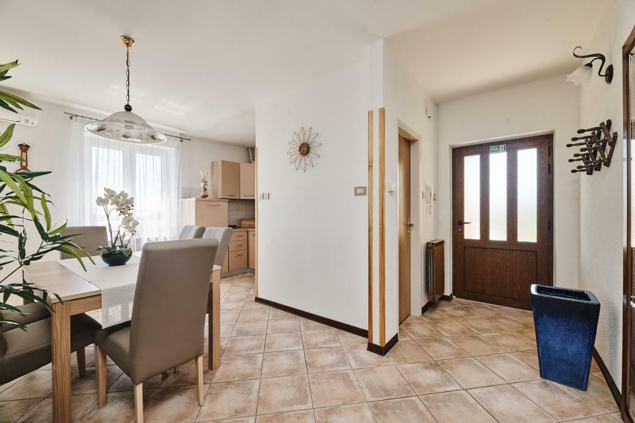 Apartment Ana Бъртонигла Екстериор снимка