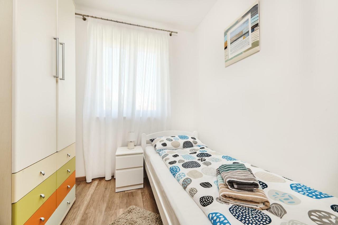 Apartment Ana Бъртонигла Екстериор снимка