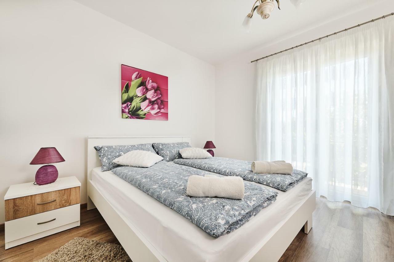 Apartment Ana Бъртонигла Екстериор снимка